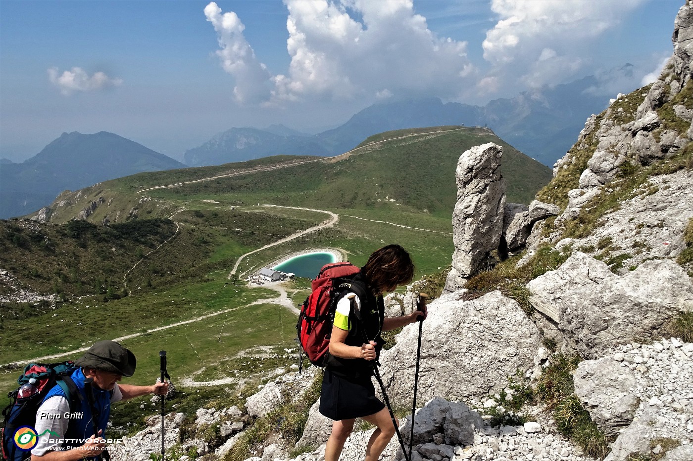 35 Vista sul Rif. Lecco e Monte Orscellera.JPG